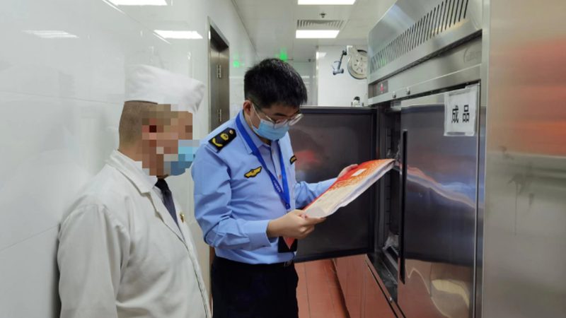 一手货源指的是直接从生产厂家或品牌方获取的货源，具有以下优势：